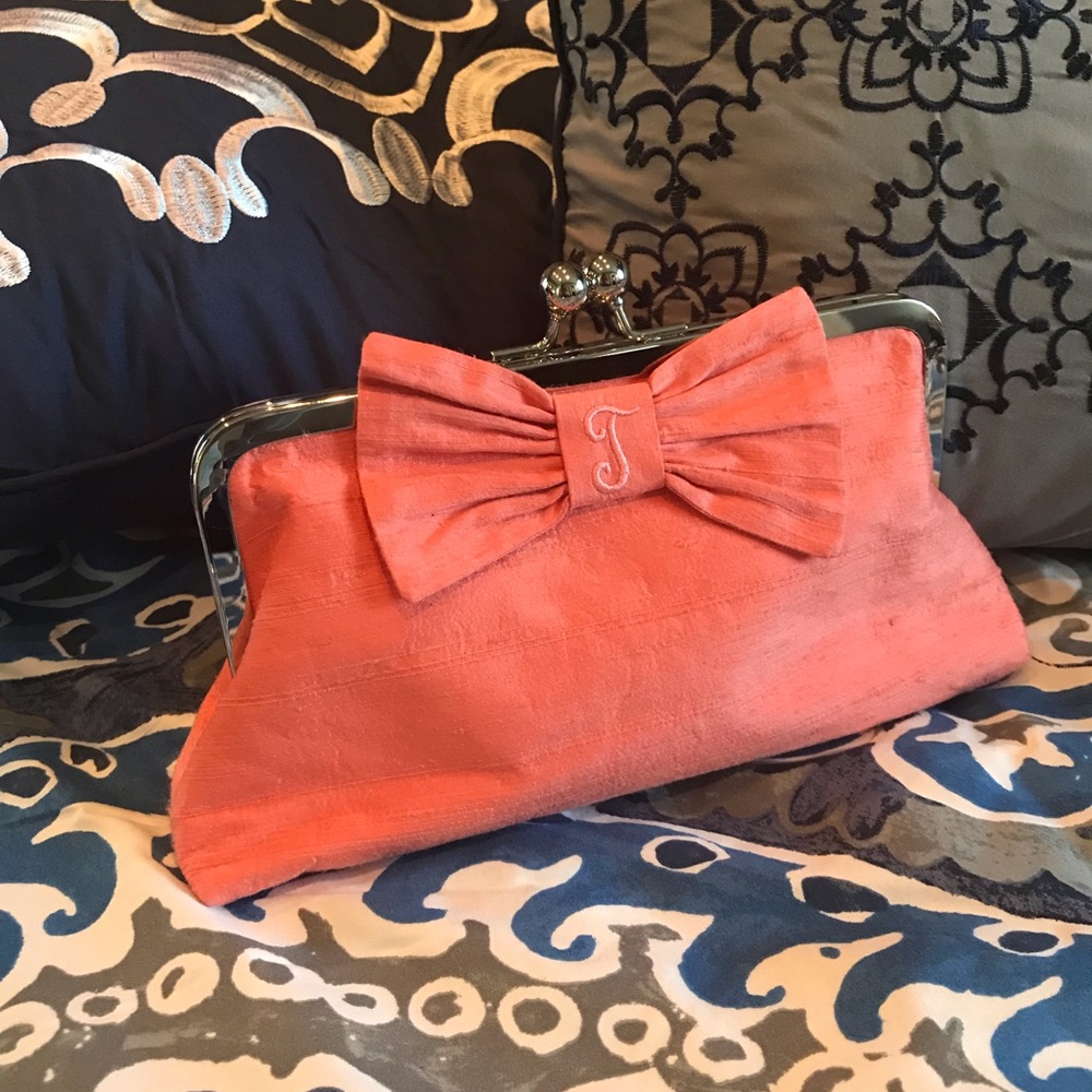 Personalized coral clutch. Letter T